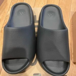 Yeezy slides mens size 9 ochre color